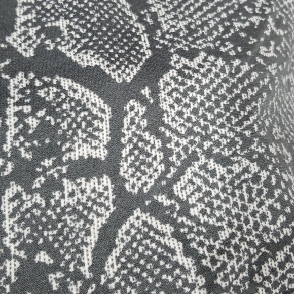 Apt 9 Snake Print Spaghetti Strap Tank B24 - Picture 2 of 5